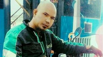 Viral Foto Pengendara Ojol Mirip Ahmad Dhani, Warganet Tanya: Efek Pandemi?