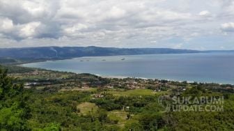 Cocok Buat Ngabuburit, Menikmati Indahnya Laut Selatan dari Puncak Junajah