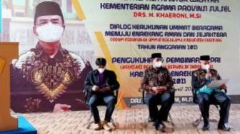 Ustadz dan Pendeta Bergantian Pimpin Doa di Acara Kementerian Agama