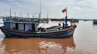 Nyolong Cumi-cumi di Laut Indonesia, 5 Kapal Vietnam Dibawa ke Pontianak