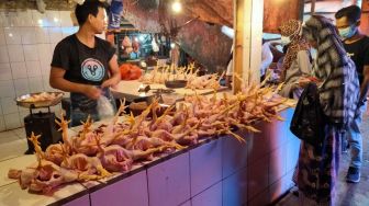 Sehari jelang Ramadan Harga Daging Ayam di Pandeglang Tembus Rp 40 Ribu/kg