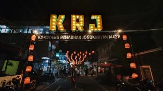 Suasana Salat Tarawih di Masjid Jogokariyan Menyambut Ramadhan 1442 Hijriah