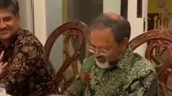 Diplomasi Durian Stafsus Presiden dengan Dubes India