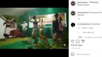 Viral Video Santri Asyik Goyang di Atas Panggung Pakai Peci dan Sarung