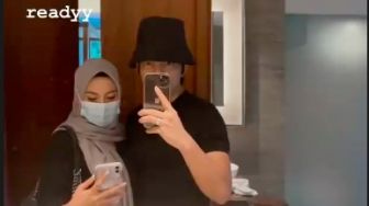 Dipuji Cantik, Aurel Pakai Hijab saat Buka Puasa Bersama