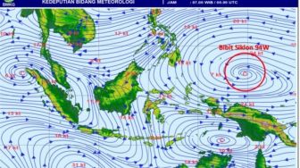 Bibit Siklon Tropis 94W Mengancam Banjir dan Gelombang Tinggi