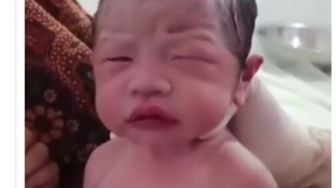 Viral Bayi Baru Lahir Angkat Tangan Kayak Berdoa, Netizen: Kuasa Allah SWT