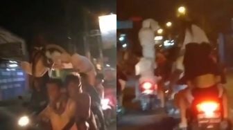 Kocak! Viral Video Pemuda Berkostum Pocong Bangunkan Sahur