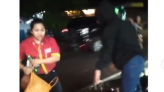 Viral Aksi Heroik Karyawan Minimarket Tangkap Pencuri