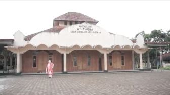 Tanggapi SE Menteri Agama, Masjid Legendaris di Banjarnegara akan Tetap Gunakan Pengeras Suara Seperti Biasa
