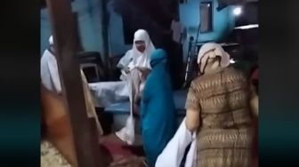 Ditunjuk Jadi Imam Sholat Tarawih, Pas Pulang Pria Ini Panik Lihat Jemaah