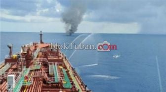 Kapal Motor Terbakar di Laut Jawa, 16 Nelayan Terombang-ambing