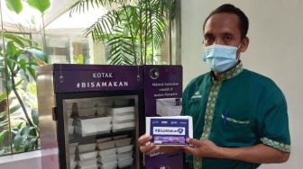 Berbagi 10.000 Paket Makanan dan Cokelat di 4 Rumah Sakit Jakarta