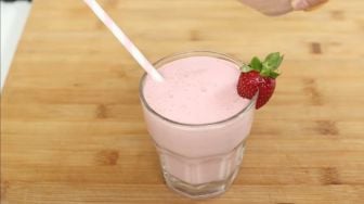 Menu Buka Puasa, Strawberry Lassi Khas India yang Unik dan Menyegarkan