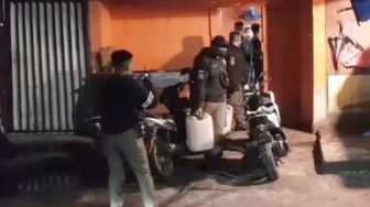 Berantas Miras Saat Ramadhan, Wali Kota Bukittinggi Gerebek Warung Tuak