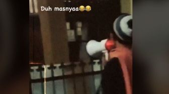 Viral Para Pemuda Bangunkan Cewek saat Sahur, Publik: Pasti Kembang Desa!