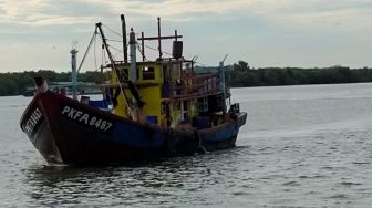 KKP Tangkap Kapal Malaysia Colong Ikan di Selat Malaka