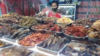 Berburu Nasi Kapau di Pasar Senen, Apa Bedanya dengan Nasi Padang?