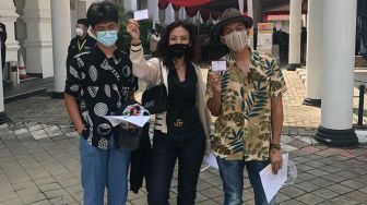 Divaksin Bareng Anak dan Istri, Ridho Slank: Alhamdulillah