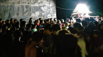 Intip Tradisi Kuda Lumping Bangunkan Warga Sahur di Pagelaran Pandeglang