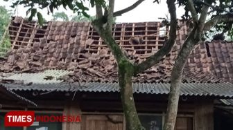 Angin Kencang Terjang Kecamatan Wringin Bondowoso Sebabkan 34 Rumah Rusak