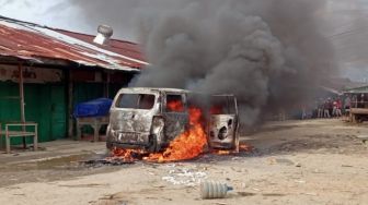 Satu Orang Meninggal dan Satu Mobil Dibakar di Pasar Sentral Remu Sorong