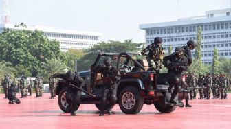 Apel Bersama Wanita TNI Peringati Hari Kartini, Tangguh Pakai Mobil Militer
