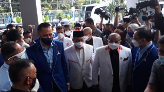 Kunjungi DPP Demokrat, Sekjen PKS ke AHY: Makin Segar Saja