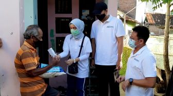 Ikuti Jejak Sang Ayah, Ini Kisah Putri Mendiang Habib Hasan Berbagi Saat Ramadhan