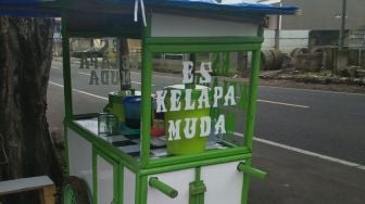 Kisah Pilu Penjual Kelapa Muda Kena Tipu Pembeli, Ternyata Maling Motor