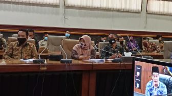 Tuntut Kejelasan Status, Ribuan Staf Pamong Desa Geruduk Kantor DPRD DIY