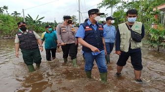 Wali Kota Pekanbaru Datangi Korban Banjir hanya Foto-foto, Warga Kecewa