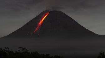 Gunung Merapi Keluarkan Lava Sebanyak 8 Kali dengan Jarak Terjauh 1,4 Km