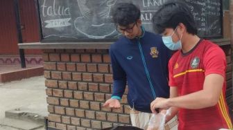 Begini Cara Mahasiswa Asal Thailand Bertahan Hidup di Kota Padang
