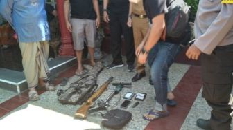 BREAKING NEWS : Densus 88 Tangkap Terduga Teroris di Masjid, Ada Senjata