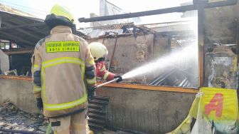 Gas Bocor dan Meledak, Rumah Makan Padang Hangus Terbakar