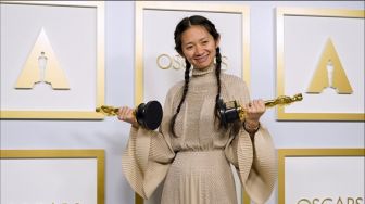 Profil Chloe Zhao, Wanita Asia Pertama Jadi Sutradara Terbaik Oscar 2021