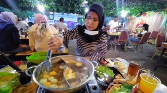 Sensasi Buka Puasa, Santap Steamboat dan BBQ Ala Korea di Medan