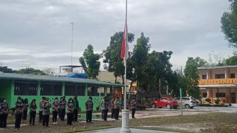 Awak KRI Nanggala Gugur, Sekolah Pencawan Kibarkan Bendera Setengah Tiang