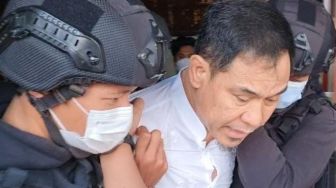 Sampaikan Duplik Saat Sidang Kasus Terorisme, Munarman Ungkit Pencopotan Ketua JoMan dari Komisaris PT Mega Eltra