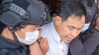 Memohon ke Hakim Lewat Pleidoi, Munarman Minta Dibebaskan dari Penjara dan Dipulihkan Hak-haknya