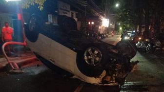 Mobil CRV Terbalik di Jalan, Sopirnya Gadis 17 Tahun, Mabuk dan Tak Ada SIM