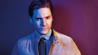 4 Rekomendasi Film Daniel Bruhl, si Pemeran Helmut Zemo