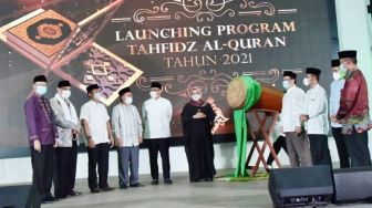 Malam Nuzulul Quran, Bupati Bogor Bagikan Rp 1,7 Miliar untuk 300 Hafiz