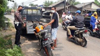 Gagal Nyalip, Pemotor di Kabupaten Tangerang Tewas di Tempat Terlindas Truk