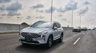 Hyundai Santa Fe dengan Bluelink Sudah Tersedia di Indonesia