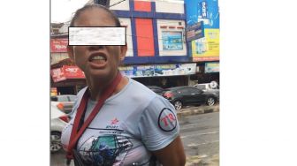 Viral Emak-emak Ngaku Tukang Parkir Ngamuk ke Pemotor, Efek Tak Diberi Uang