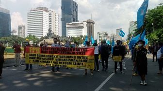 FPR dan GSBI Gelar Aksi May Day, Polisi Tutup Jalan ke Istana Negara