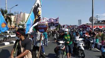 UMP Naik Rp 22.790, Buruh Jatim Akan Demo Besar-besaran, 'Tumplek Blek' di Grahadi