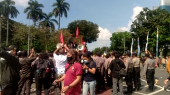 Aksi May Day di Jakarta Ricuh, 30 Orang Dibawa ke Polda